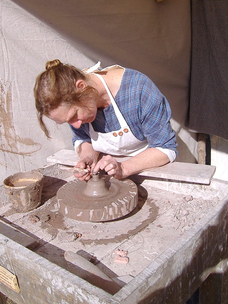 Reggie the Potter giving a demonstration